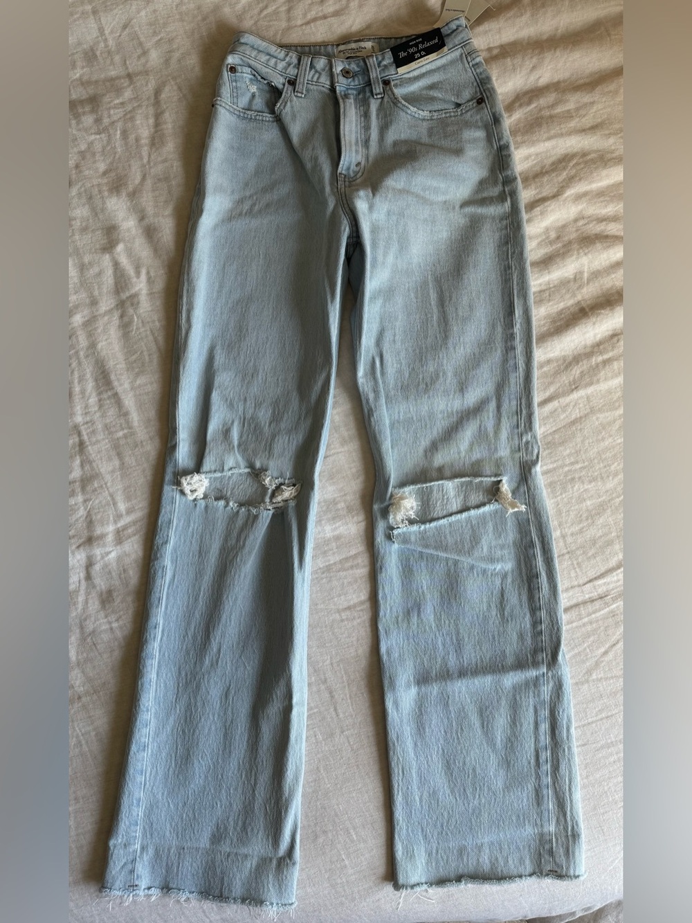 NWT Abercrombie ‘90s Relaxed Fit Jean Curve Love 25L